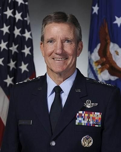 赫伯特·卡莱尔,美国空军上将,绰号"鹰,现任太平洋空军司令,美国